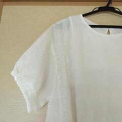 サマンサモスモス　半袖　白色　刺繍柄　フリーサイズの画像
