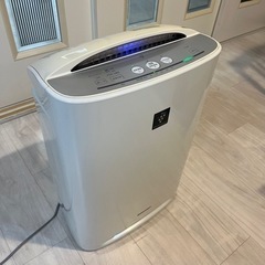 シャープ　加湿機能付き　空気清浄機　プラズマクラスター　KC-B...