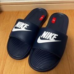新品未使用✨NIKE ベナッシ 27㎝
