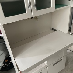 食器棚の画像