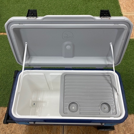 【店頭引取限定】【中古】【現状販売】IGLOO イグルー クーラー 104L  25,300円（税込）