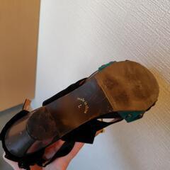 太めヒール　サンダルの画像