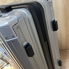 新品スーツケース　機内持ち込み可能の画像
