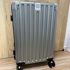 新品スーツケース　機内持ち込み可能