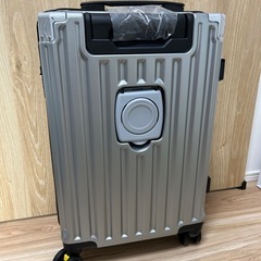 新品スーツケース　機内持ち込み可能の画像