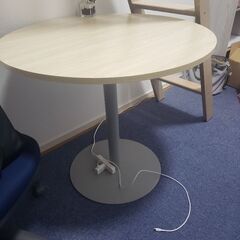 (決まりました)丸いテーブル 無料の画像