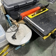 現在
話し中 工具 工具箱 卓上マルノコ その他色々まとめて売りますの画像