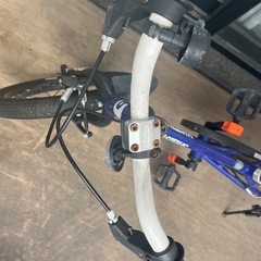 【取引決定】 6/23まで！子供用自転車　16インチ　ヘルメットつき  の画像
