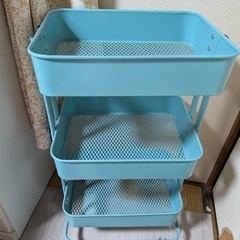 三段の棚 水色