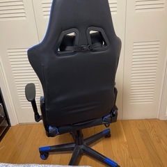 AK Racing ゲーミングチェアの画像