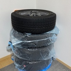 上尾市〜　ナット20個付‼️　バリ溝　2022年製　DUNLOP　215/60　R16 スタッドレスタイヤ　4本の画像