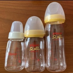 出産準備まとめ売り 　ピジョン   哺乳瓶5本  哺乳瓶洗浄ケース  おしゃぶり  の画像