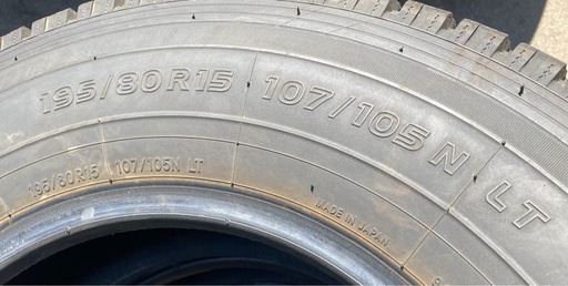 TOYO TIRES 195/80R15 24年製　冬タイヤ