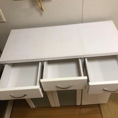 キッチン棚（コマ付き）★値下げ不可の画像