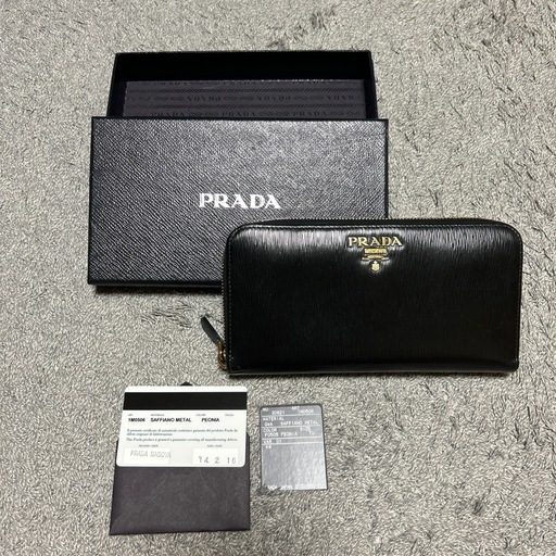 PRADA ブラック 長財布