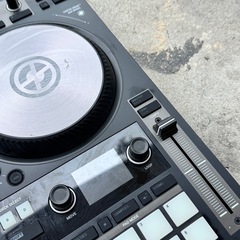 Native Instruments TRAKTOR  S4 DJコントローラー