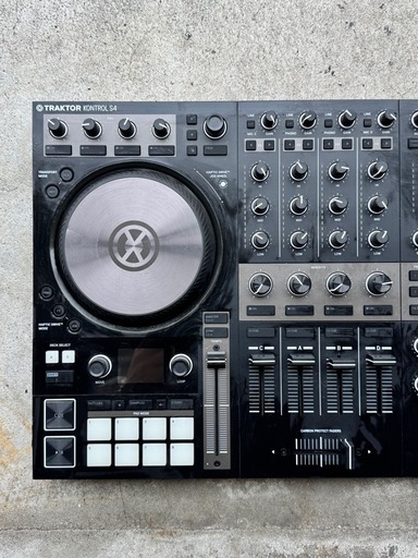 Native Instruments TRAKTOR  S4 DJコントローラー