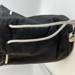CHANEL プールバッグ ロゴ　高さ40cm(15.75 inch)　直径30cm(11.81 inch)　 黒  巾着 　ショルダーバッグ　送料無料の画像