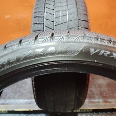 BS BRIDGESTONE BLIZZAK VRX3 245/35R20 20インチ スタッドレス 2本 21年製 バリ溝 アルファード ヴェルファイア VW/アルテオン等 (KTM432)の画像