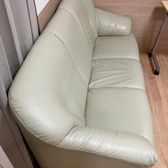⭕️3人掛けソファ　一部剥がれ有り⭕️の画像