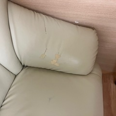 ⭕️3人掛けソファ　一部剥がれ有り⭕️の画像
