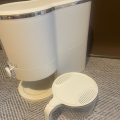 プラスチック製米びつの画像