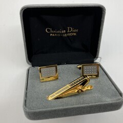 Ｃｈｒｉｓｔｉａｎ　Ｄｉｏｒ　カフス・ネクタイピン　ケース付き　...