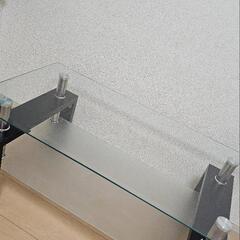 ガラスローテーブルの画像