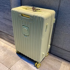 手前出しができる2箇所出しスーツケース65の45の30センチの画像