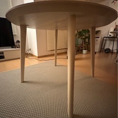 IKEAダイニングテーブルの画像