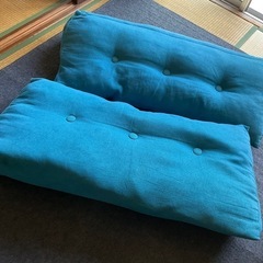 ロング背もたれクッション２個
の画像