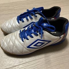 Umbro フットサル インドア　シューズ　23・5 ホワイト　ブルー