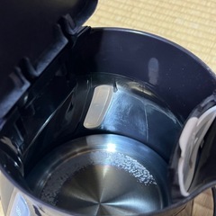 電気ポット　破損箇所有の画像