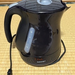 電気ポット　破損箇所有の画像