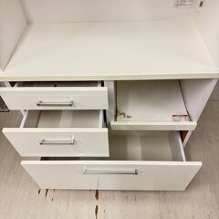  24393  3枚ガラス扉キッチンボード　幅88.5cm NITORI   ◆大阪市内・東大阪市他 6,000円以上ご購入で無料配達いたします！◆ ※高槻・枚方方面◆西宮・尼崎方面◆生駒方面　それぞれ条件付き無料配送あり！            の画像