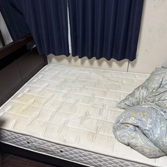 セミダブルサイズのベッド➕マットレス