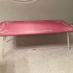 折りたたみテーブルの画像