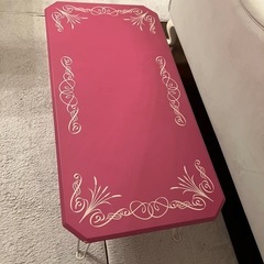 折りたたみテーブルの画像