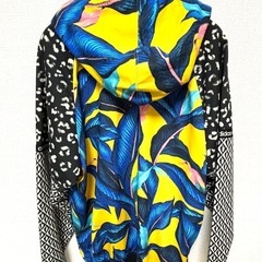 adidasパーカーオリジナルの画像