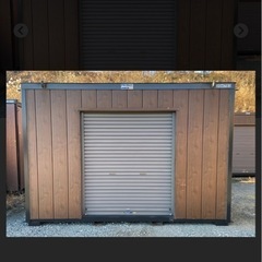 シャッター付きガレージ兼倉庫