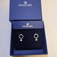 SWAROVSKI　フープピアス