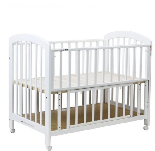 カトージ ベビーベッド　無料でベッドガード付けれます