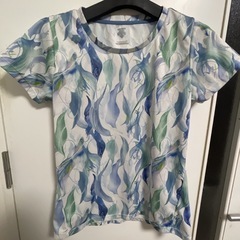 デサントのTシャツです☺️
