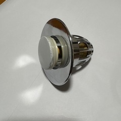 新品・未使用品　押しボタン式排水口カバーの画像