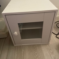 ベットサイドテーブル　食器入れ　カラーボックス　の画像