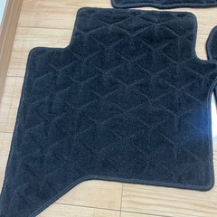 ハイラックスGUN１２５　フロアマット 5点セット
の画像