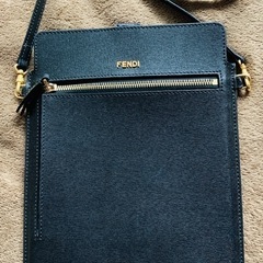 FENDI Black Saffiano iPad cover sacoche フェンディ iPad専用 サコッシュ ブラック サフィアノ iPad カバーの画像