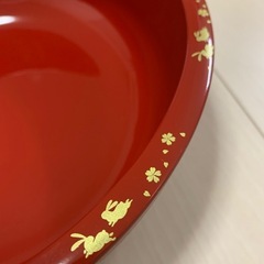 山中漆器　盛り鉢　お椀　 朱塗　ウサギ柄　 丸型椀 金色の模様の画像