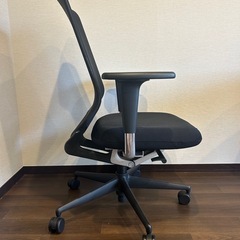 Vitra ヴィトラ　デスクチェア　肘付きの画像