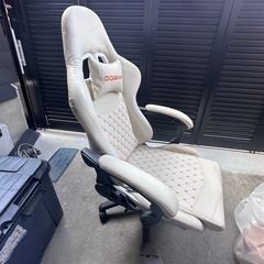 ゲーミングチェアの画像